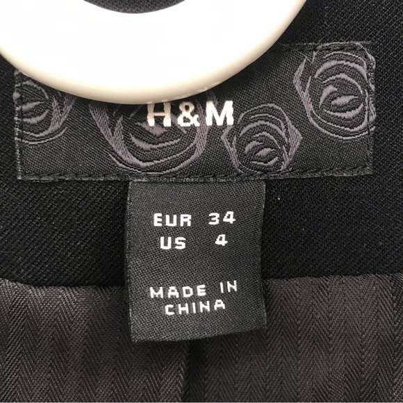 Black H&M Tuxedo Jacket w/ Satiny Lapels - Picture 4 of 9